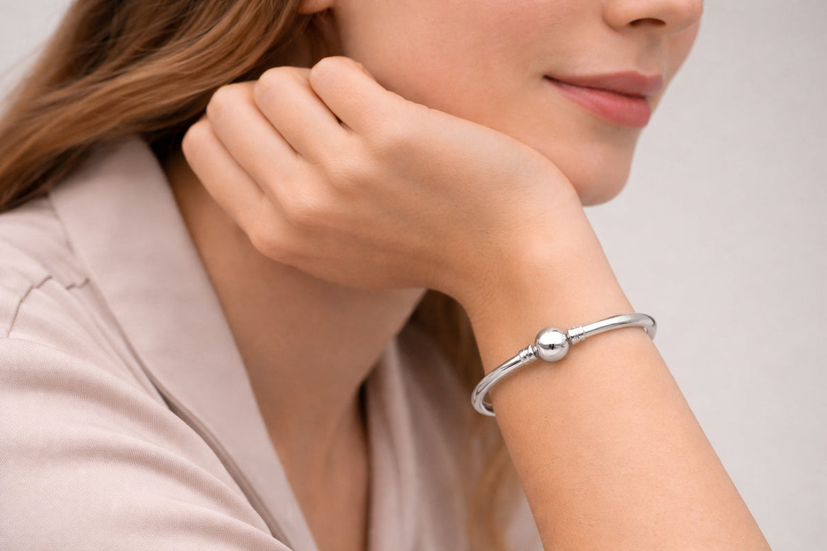 S925 Sterling Silver Ball Clasp Bangle