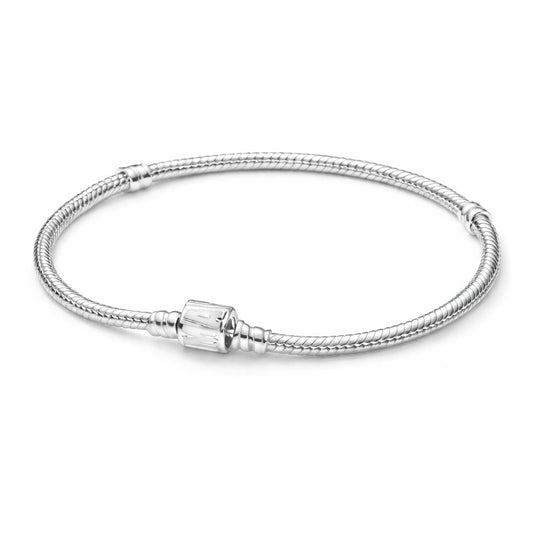 Moments Marvel Logo Clasp Bracelet S925 Sterling Silver Hallmarked